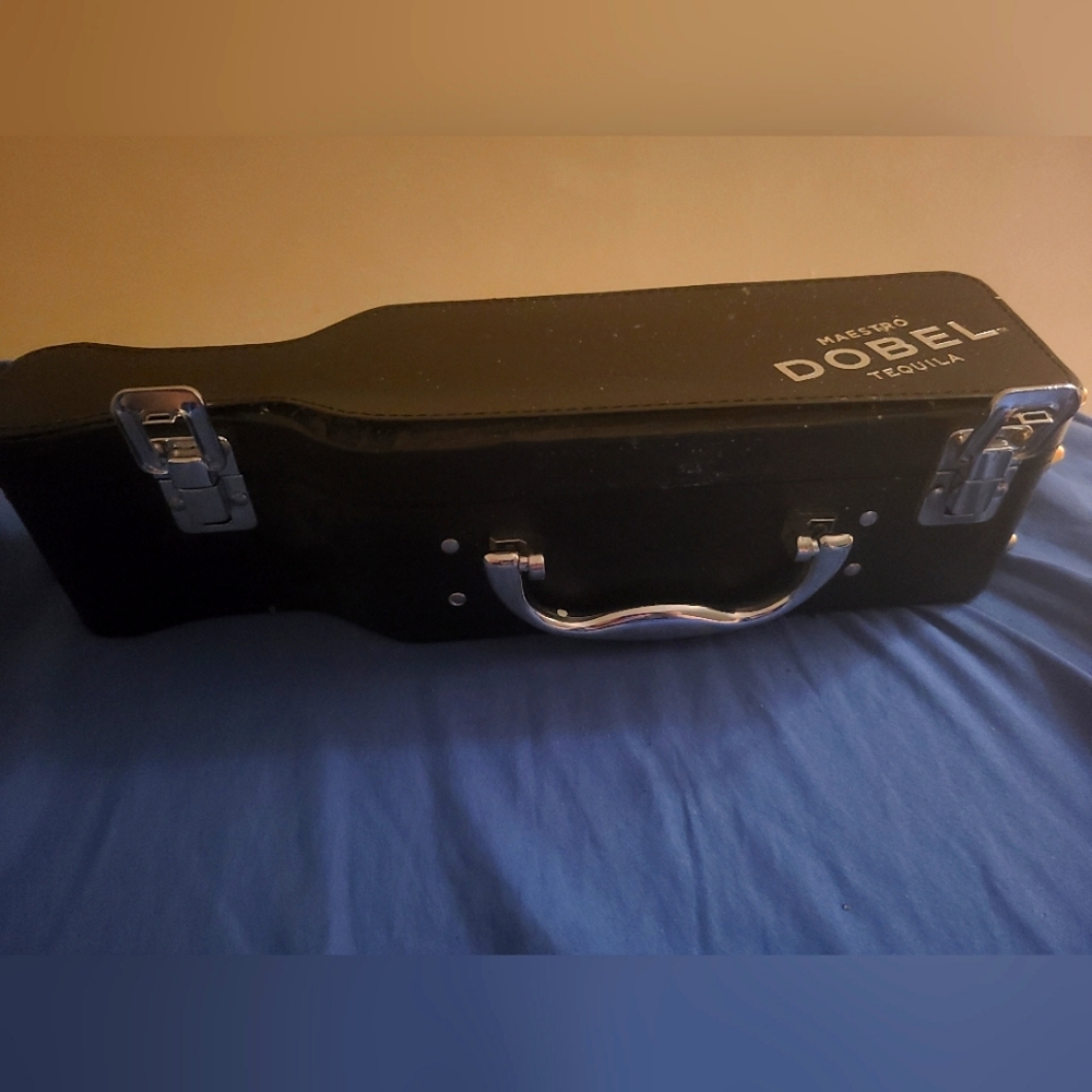 Maestro Dobel Guitar Case